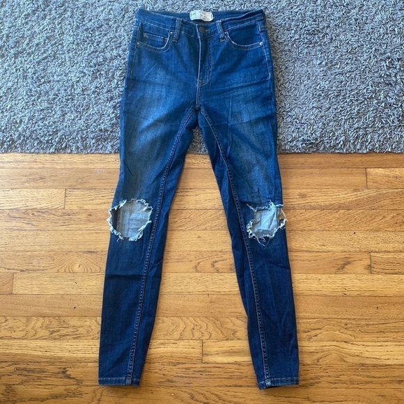 FREE PEOPLE Blue Jeans Size 25 - Picture 1 of 11